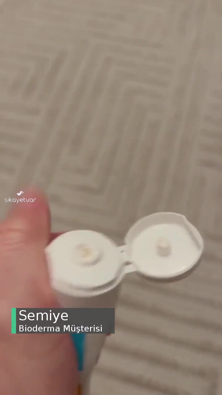 Bioderma Photoderm Pediatrics Güneş Kremi Katı Ve Tüpten Çıkmıyor videonun kapak resmi