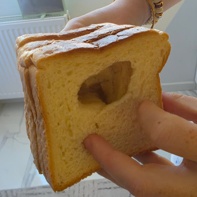 UNO Büyük Tost Ekmeğinde Orta Dilimler Boş