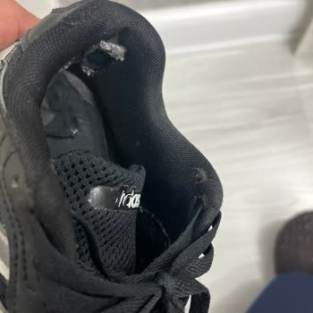 Adidas Ayakkabılar 4 Ayda İçleri Parçalandı, Garanti Kapsamı Reddedildi