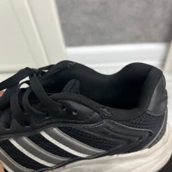 Adidas Ayakkabılar 4 Ayda İçleri Parçalandı, Garanti Kapsamı Reddedildi