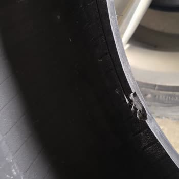 Ayıplı Lastik Ve Ulaşılmaz Müşteri Hizmetleri
