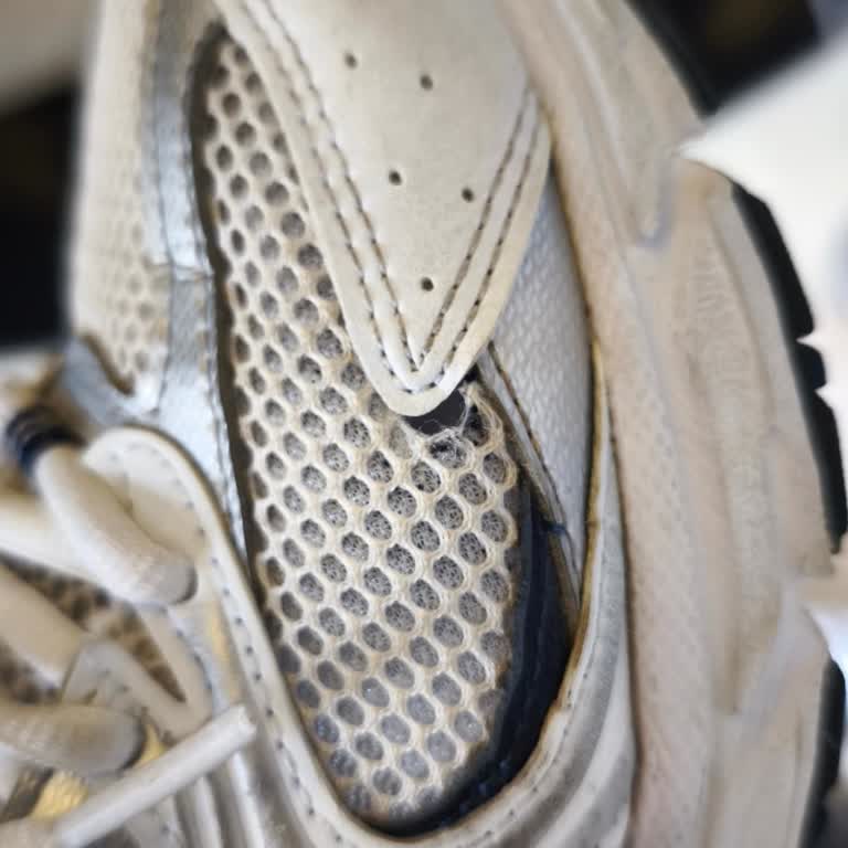 New Balance 530 Ayakkabıda İmalat Hatası Şikayeti Ve Değişim Talebi