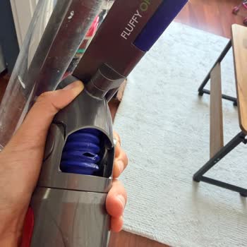 Dyson V15 Lazerli Başlık Hortumundaki Yırtık İçin Ücretsiz Değişim İstiyorum