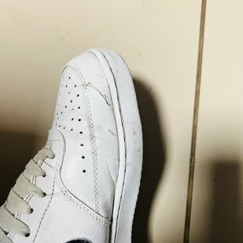 İki Yıllık Garanti Verilen Nike Ayakkabım Kısa Sürede Çatladı Ve Derisi Soyuldu