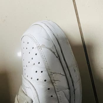 İki Yıllık Garanti Verilen Nike Ayakkabım Kısa Sürede Çatladı Ve Derisi Soyuldu