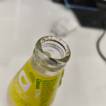 Avşar Limon Aromalı İçeceğin Şişesinde Pas Tespit Edildi - Hijyen Ve Sağlık Endişesi