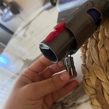Garanti Kapsamında Olan Dyson V12 Süpürge Başlığının Ücretsiz Değiştirilmesini Talep Ediyorum