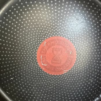 Tefal Tava Setinin Kulp Ve Yüzeyindeki Çizilmeler Ve Kilitlenme Sorunları