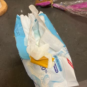 Sektör Kimya Nano Temizlik Havlusunda Kirli Lekeler Ve Banda Benzeri Maddeyle Hijyen Skandalı