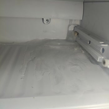 Arçelik Grundig Buzdolabında Tekrarlayan Buzlanma Ve Gıda Kayıpları Nedeniyle Değişim Talebi