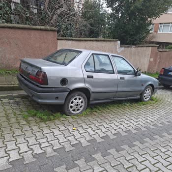 Üsküdar’da Sokakta Plakasız Terk Araç Hızlıca Kaldırılmalı