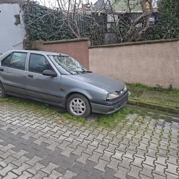 Üsküdar’da Sokakta Plakasız Terk Araç Hızlıca Kaldırılmalı