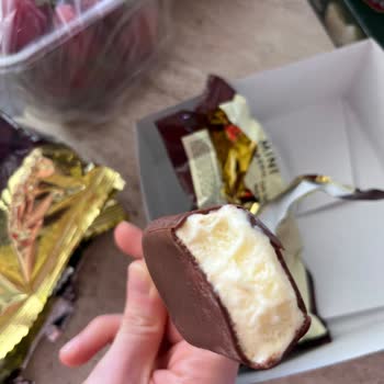 Bozulmuş Magnum Dondurma Ve Sağlık Endişesi İçin Ücret İadesi Talebi