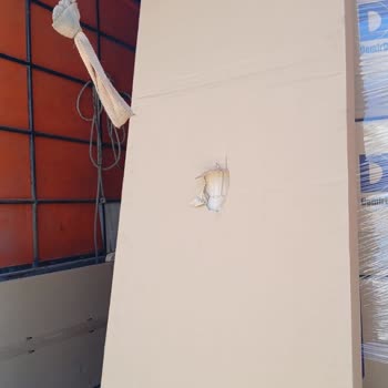 Kırık Gelen Dolaplar Ve Uzayan Teslimatlar Nedeniyle Mağdur Oldum