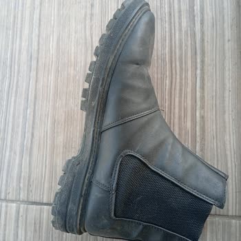 FLO Mağazasından Aldığım Botta Kısa Sürede Aşınma Ve Su Sızdırma
