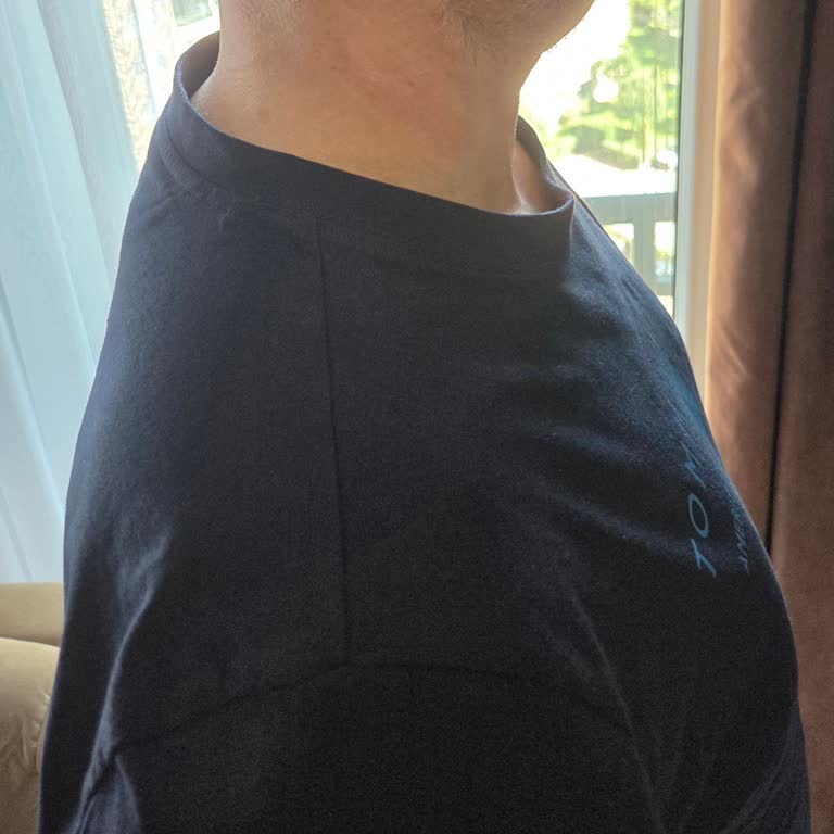Tommy hilfiger t-shirt'ün deforme olması