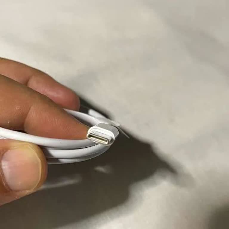 İPhone 12 Pro Max Şarj Kablosu Sorunu Ve Ücretsiz Değişim Talebi