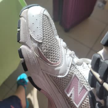 New Balance Ayakkabısında Erken Yırtılma Ve Su Alması