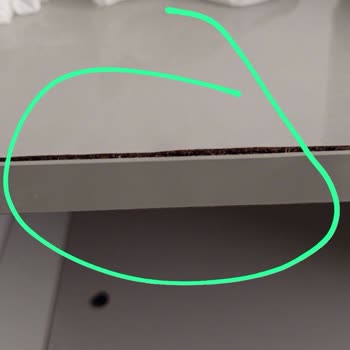 Sürekli Su Sızdıran Çay Makinesi Ve Masamda Hasar