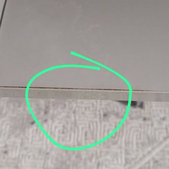 Sürekli Su Sızdıran Çay Makinesi Ve Masamda Hasar