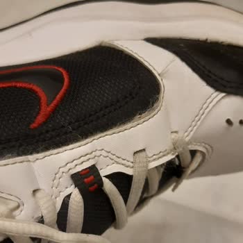 In Street Mağazasından Alınan Nike Ayakkabının 20 Günde Tülermesi