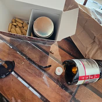 Kırılmış Cam Kavanozda Gelen Multivitamin İçin Amazon’da İade Reddi Ve Satıcı Şikayeti