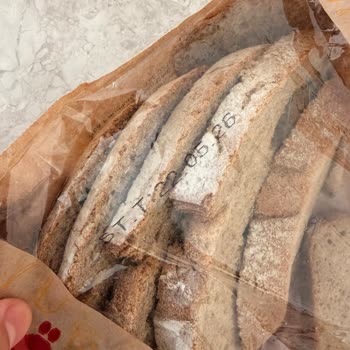 A101'den Satın Alınan Nimet Ekmekte Küf Görüldü Ve Sağlık Endişesi Oluşturdu