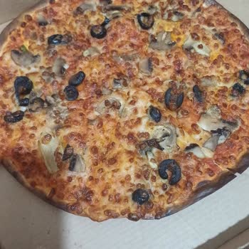 Uzun Bekleme, Soğuk Pizza Ve Yetersiz Malzeme Şikayeti