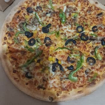 Uzun Bekleme, Soğuk Pizza Ve Yetersiz Malzeme Şikayeti