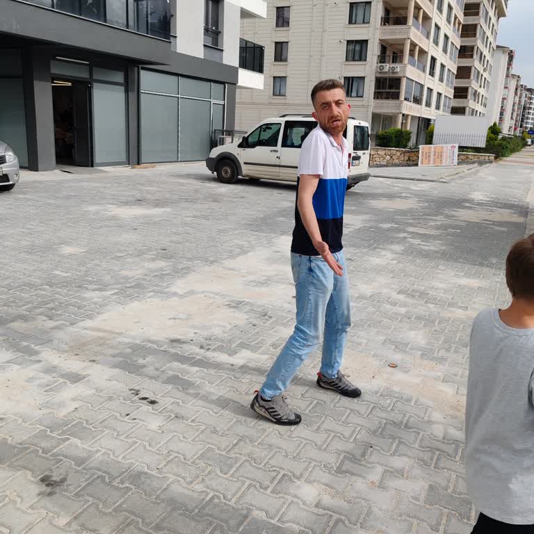 A101 Mağazasındaki Teslimat Şoförünün Agresif Ve Saygısız Tutumu
