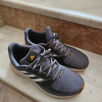 Adidas Ayakkabısında Uzun Yürüyüşte Taban Ağrısı Ve Su Toplanması