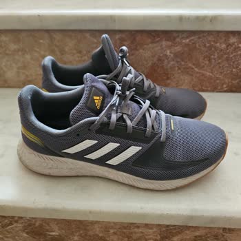 Adidas Ayakkabısında Uzun Yürüyüşte Taban Ağrısı Ve Su Toplanması