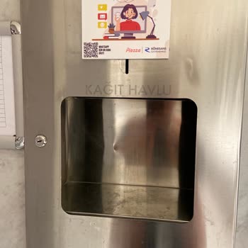 Erkek Tuvaletlerinde Kağıt Havlu Ve El Kurutma Fanı Eksikliği Sürekli Devam Ediyor