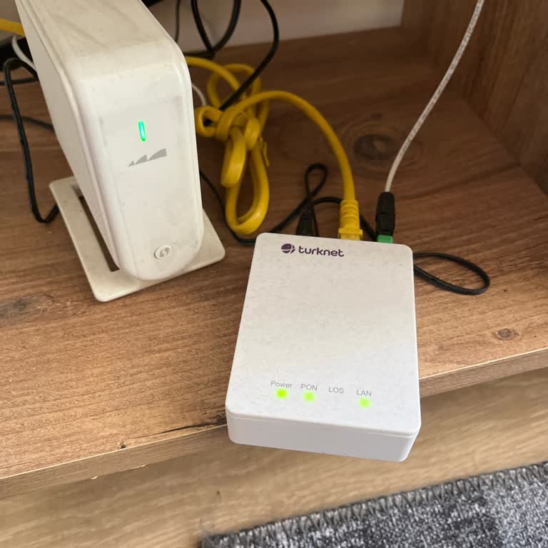 Abonelikte Sürekli İnternet Kesintileri Ve Müşteri Hizmetlerinden Yetersiz Yardım
