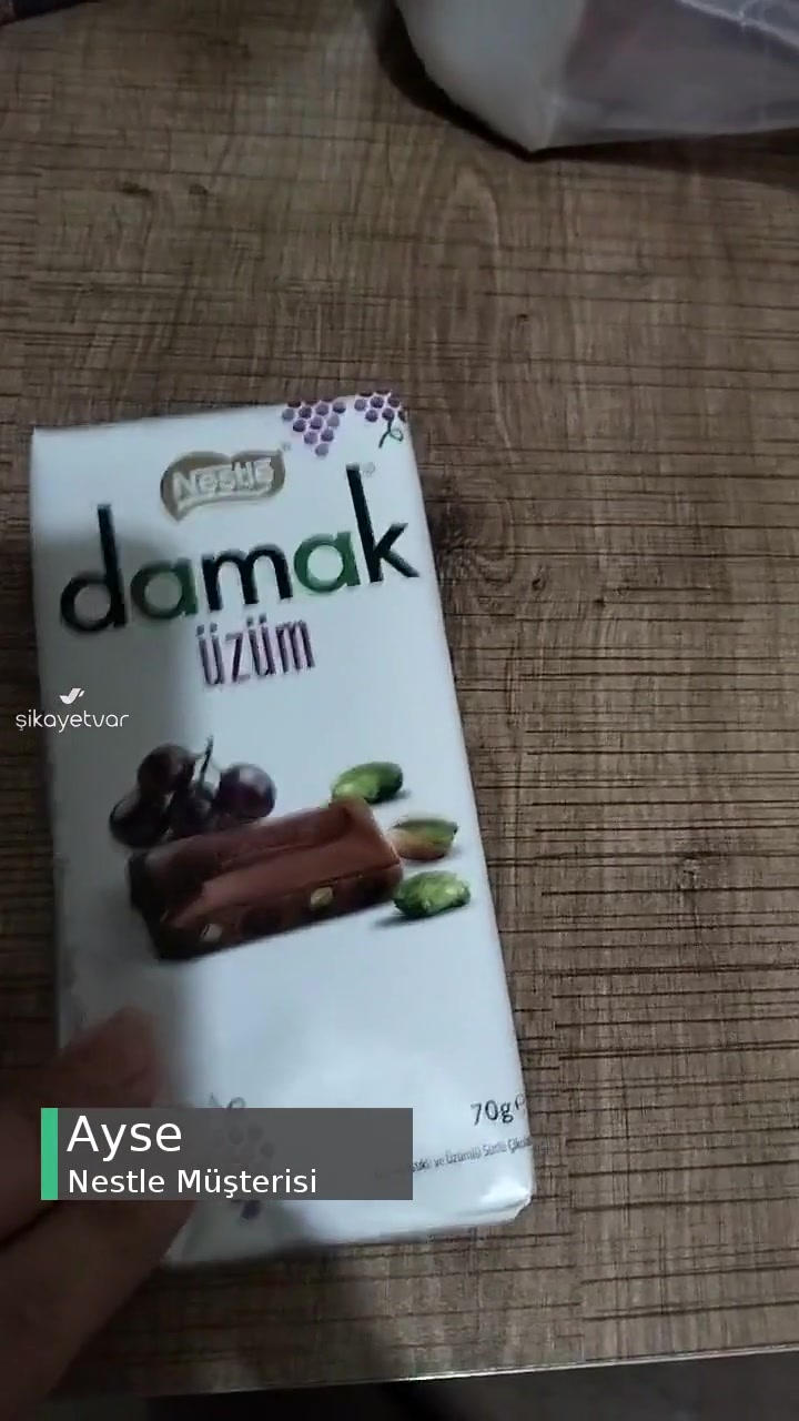 Nestle Yarısı Yenmiş Çikolata videonun kapak resmi