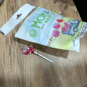 Organik Lollipop Paketi İçinde Yeniden Kullanılmış Şekerleme Tespiti