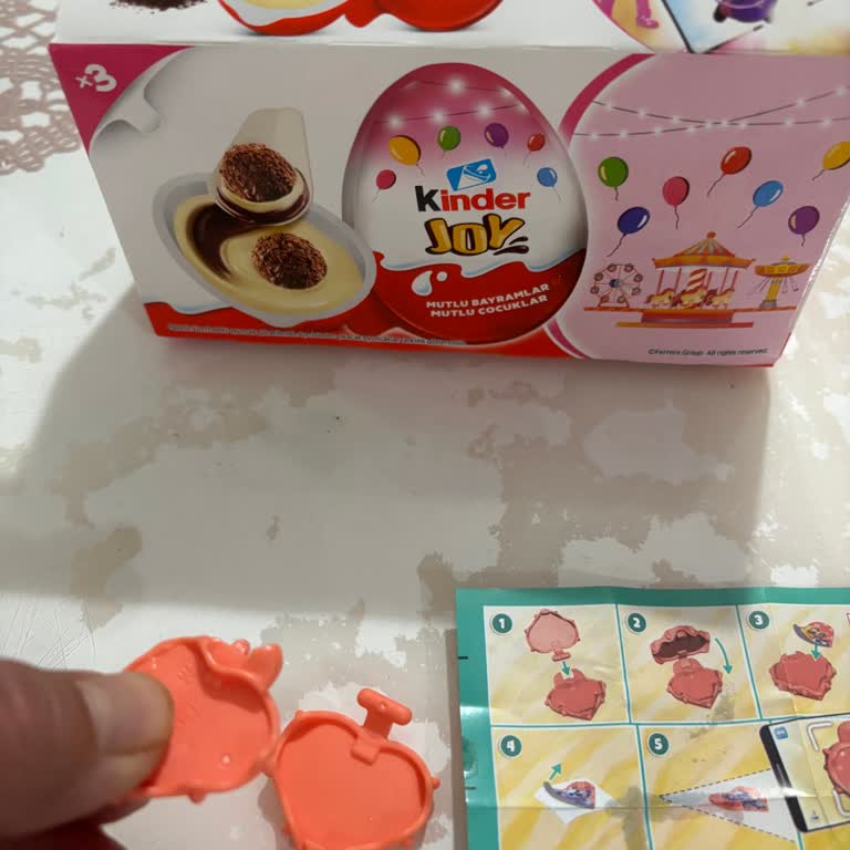 Kinder Joy Sürpriz Yumurtada Hatalı Üretim Parçalar Birbirine Uymuyor