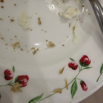 Kepekli Ekmeğin İçinden Tahta Ve Talaş Parçaları Çıktı