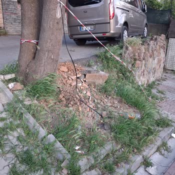 İSKİ Kamyonunun Kader Sokak'ta İnternet Kablosunu Kırması İş Ve Eğitim Mağduriyetine Yol Açtı