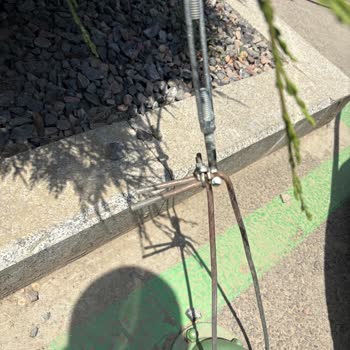 Kozyatağı Otoparkındaki Çelik Halat Ve Vidaların Güvenlik İhmali