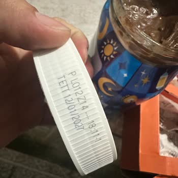 Nutella Kavanozlarında Bulunan Beyaz Lekeler Ürün Güvenliğini Şüpheye Düşürdü