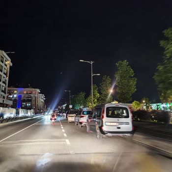 Silivri Erkin Balaban Caddesi Sokak Lambaları Yanıyor, Acil Aydınlatma Talebi