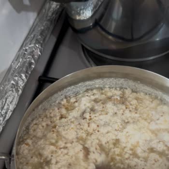 Bozuk Süt Ve Saygısız Mağaza Çalışanı Tutumu