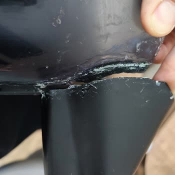 Bosch Dikey Süpürgede Plastik Parçaların Sürekli Çatlaması Ve Tazminat İsteği