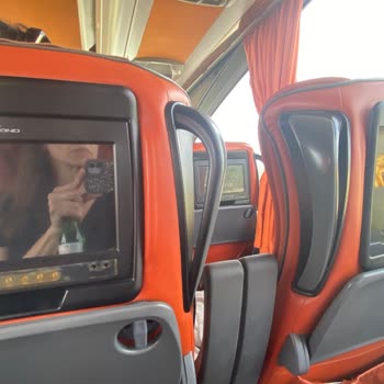 Buzlu Turizm Otobüsünde Kirli Ortam, Sigara Ve Telefon Kullanımıyla Güvenlik Tehlikesi