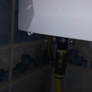 Kombide Su Damlatma Ve Yüksek Faturanın Ücretsiz Giderilmesi Talebi
