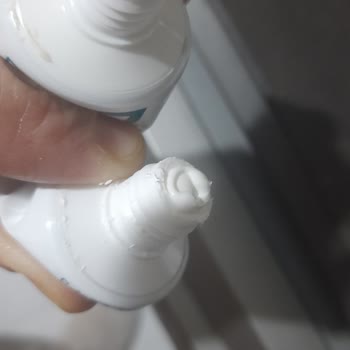 Kıl Rengindeki Diş Macunu Bozulmuş Olabilir, Değişim İstiyorum