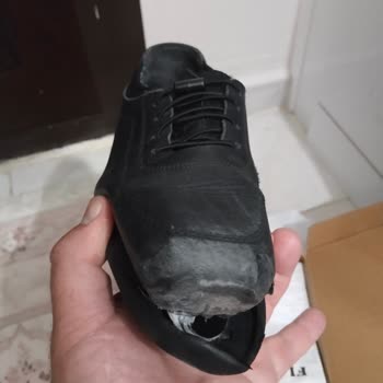 2 Yıllık Garanti Olmasına Rağmen 1 Ayda Açılan Ayakkabı Değişim Talebi