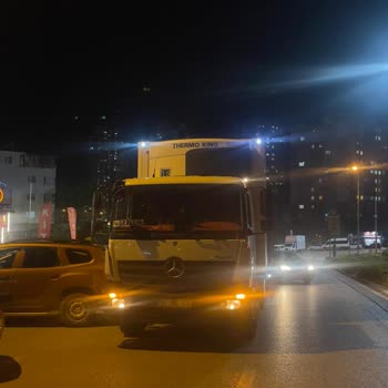 PizzaLazza Ve Kamyon Sürücüsü Tarafından Çocuğumla Engellenmem Ve Umursamaz Tavır