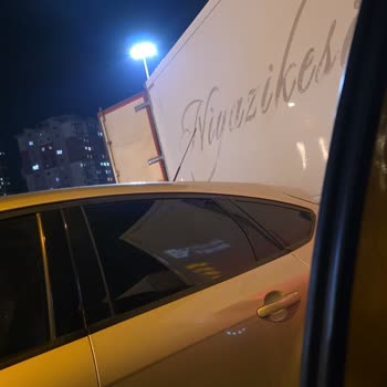 PizzaLazza Ve Kamyon Sürücüsü Tarafından Çocuğumla Engellenmem Ve Umursamaz Tavır
